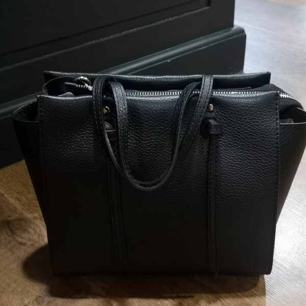 Leuk model tas in zwart leer!